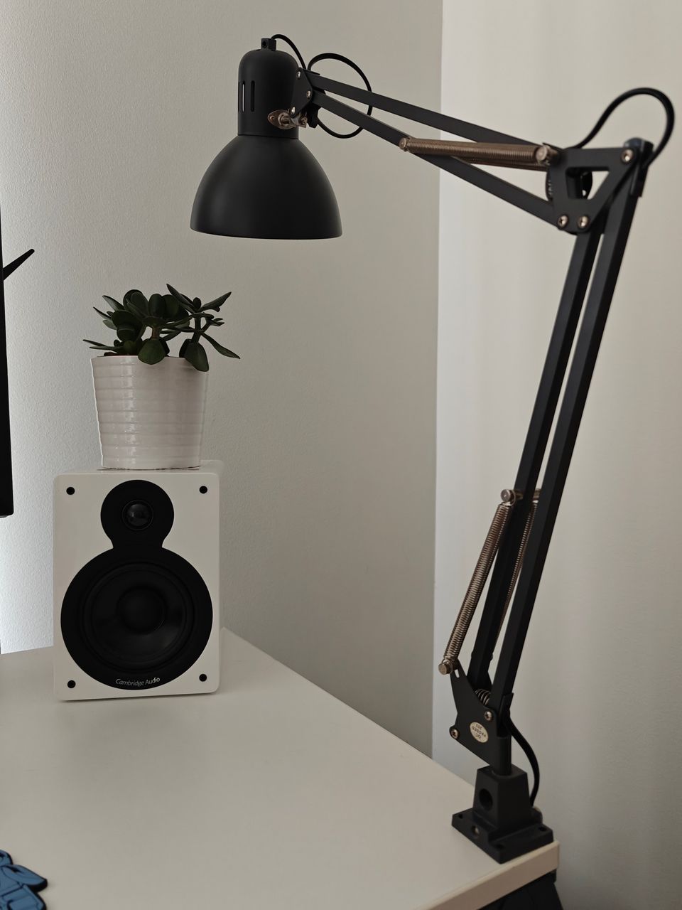 Ikean musta pöytävalaisin (työvalo) | IKEA Desk Lamp