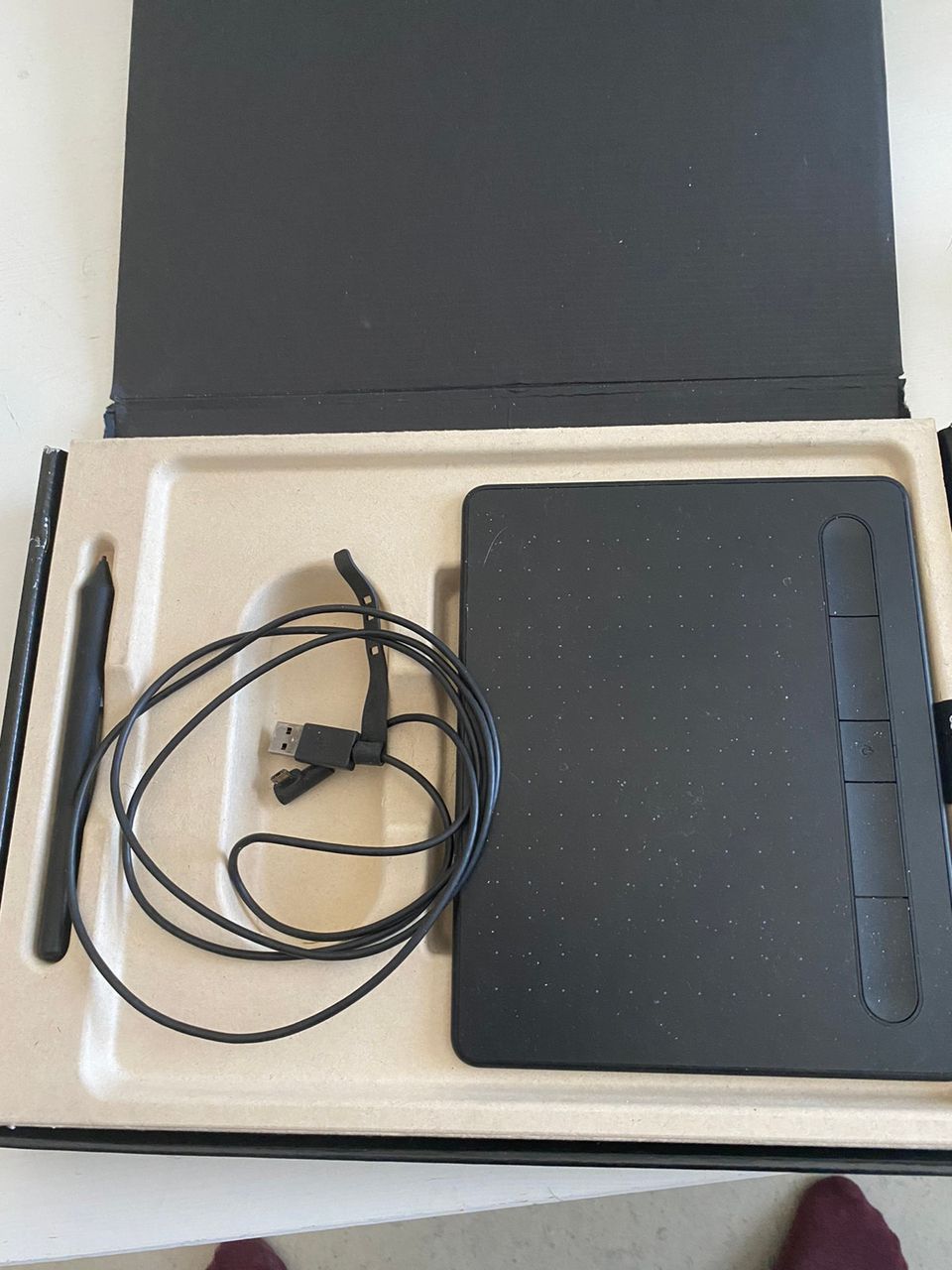 INTUOS PEN AND TOUCH medium