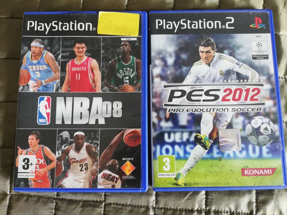 PlayStation 2 NBA08 ja PES2012