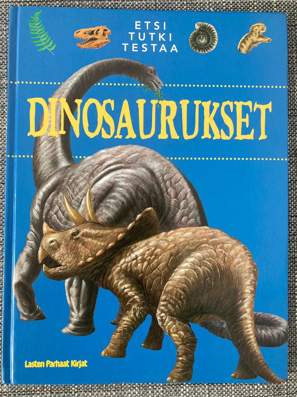 Dinosaurukset tietokirja