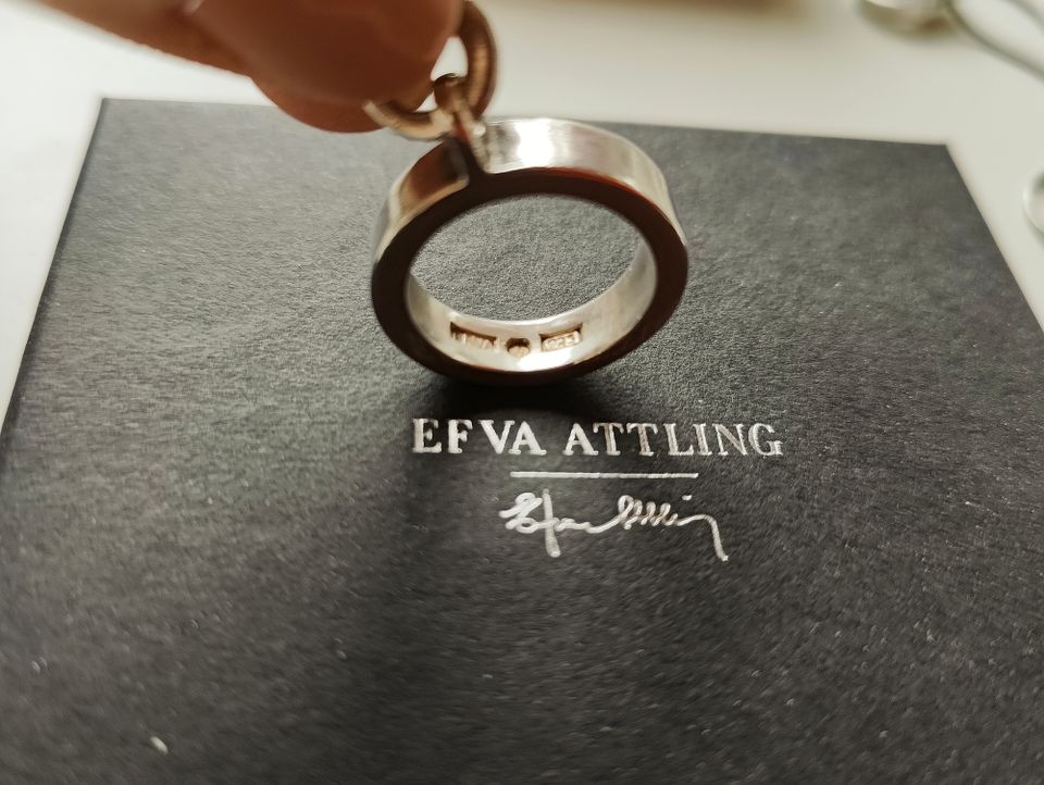 Efva Attling Ring Around hopeakorut