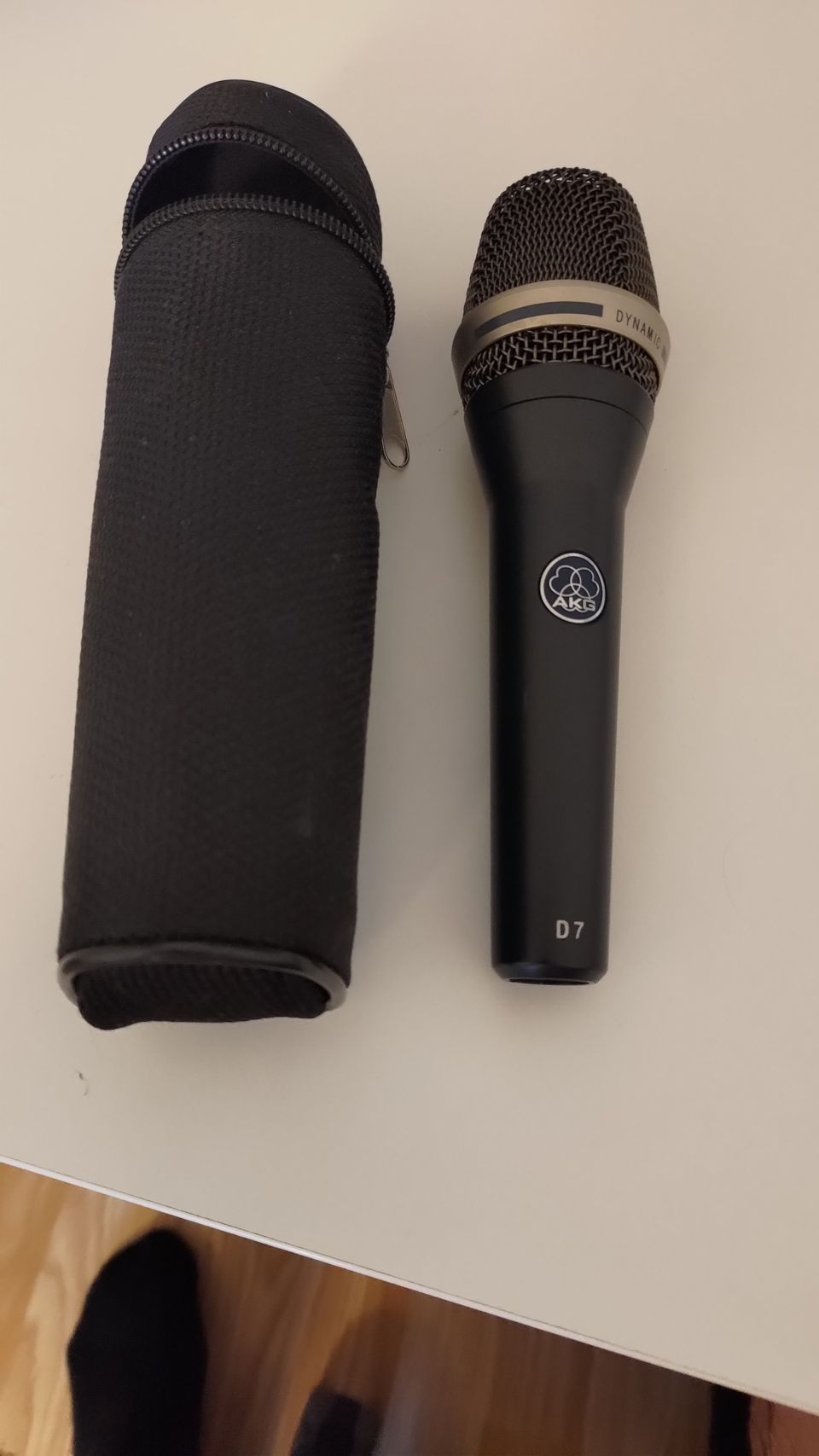AKG D7 Dynaaminen mikrofoni