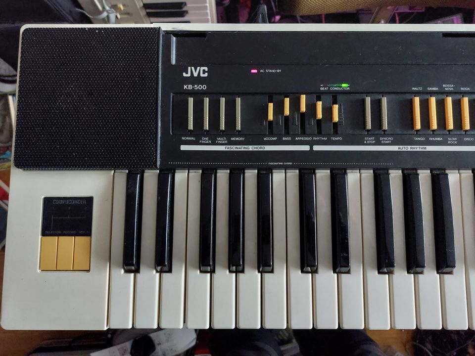 JVC KB-500 analoginen kosketinsoitin