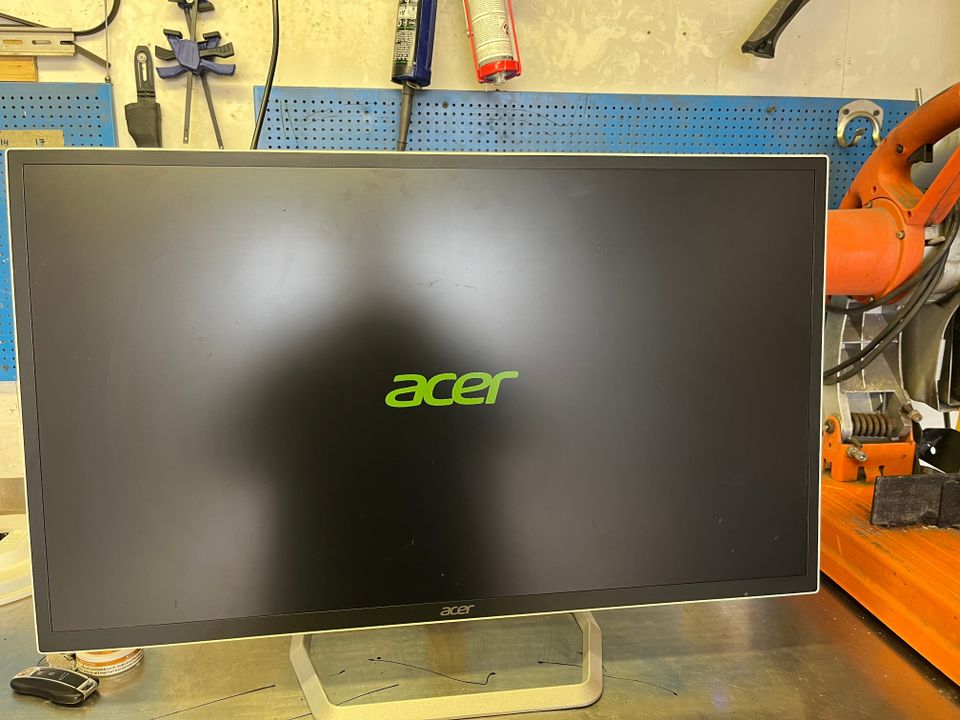 Acer näyttö 31,5”