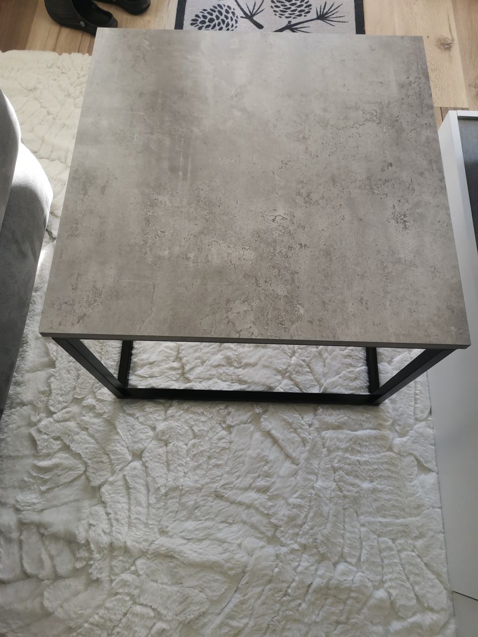 Sohvapöytä Dokkedal 60*60 betoni