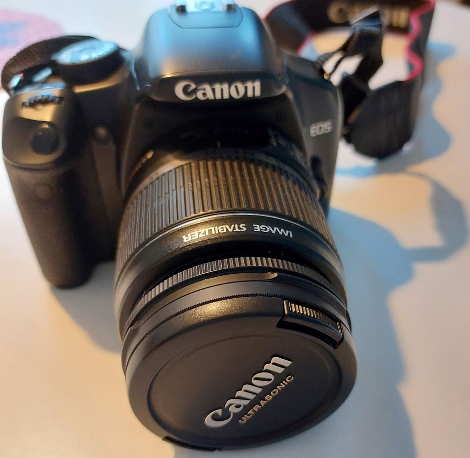 Myydään järjestelmäkamera Canon EOS 450D
