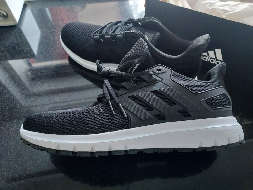 Adidas 46 Uusi