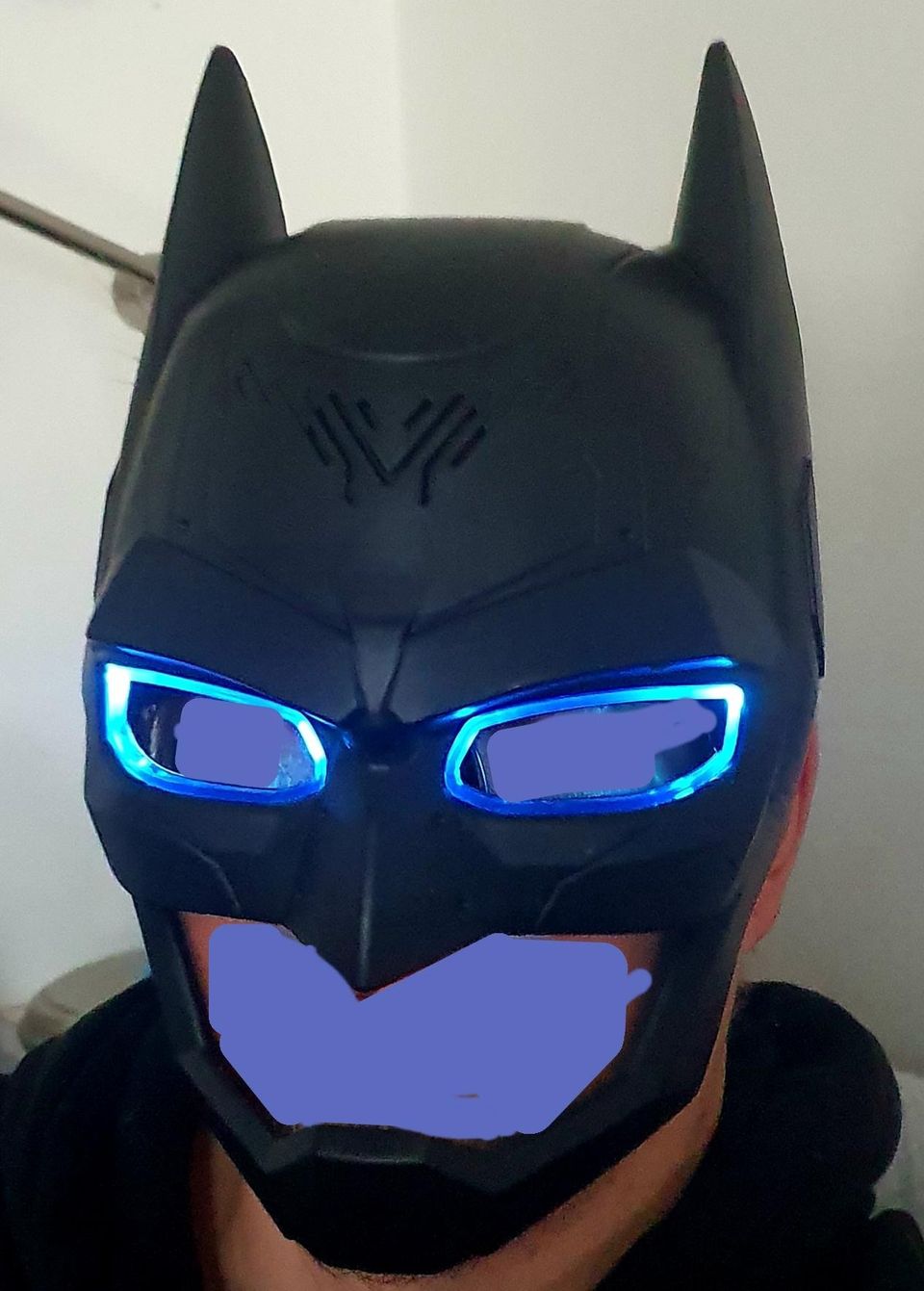 Batman ääntä muuttava naamio