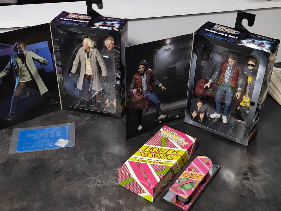 Doc Brown & Marty McFly (Neca) + Hover Board 1:5