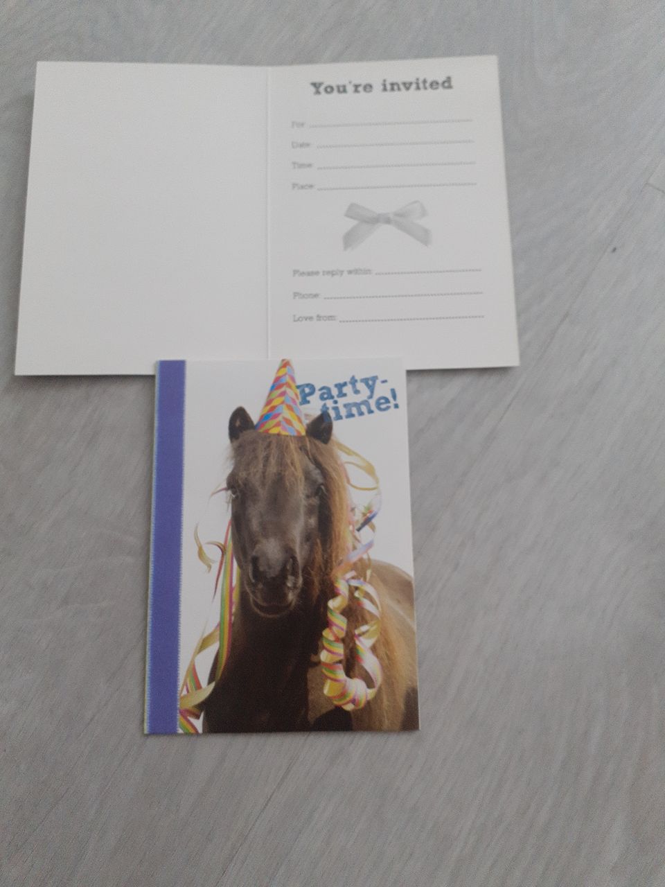 Kivat hevosaiheiset kutsukortit