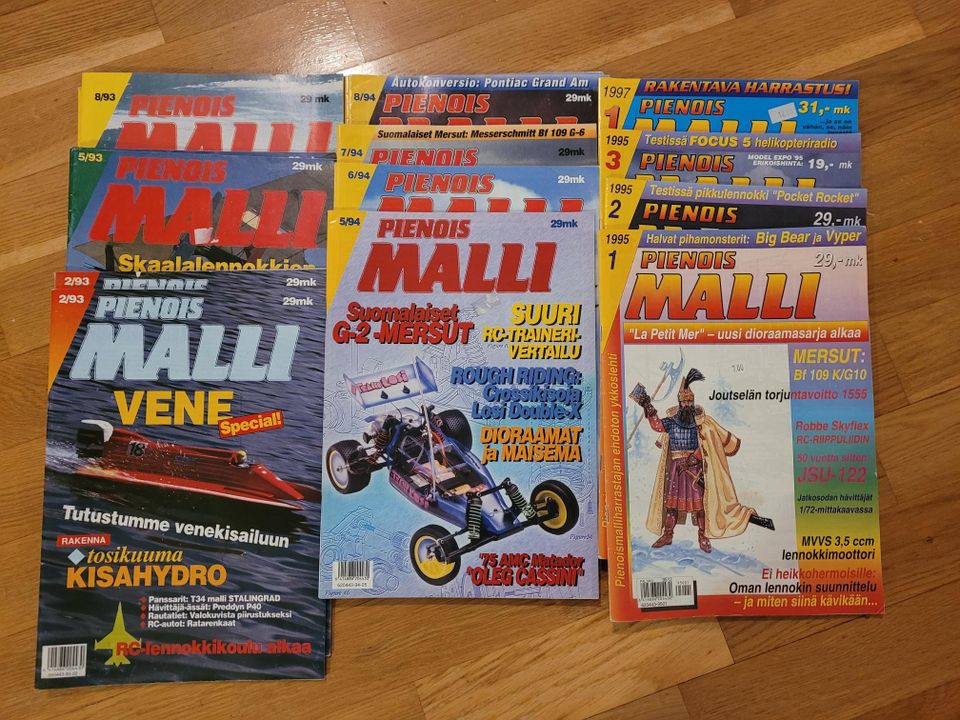 Pienoismalli lehtiä 1993-1997