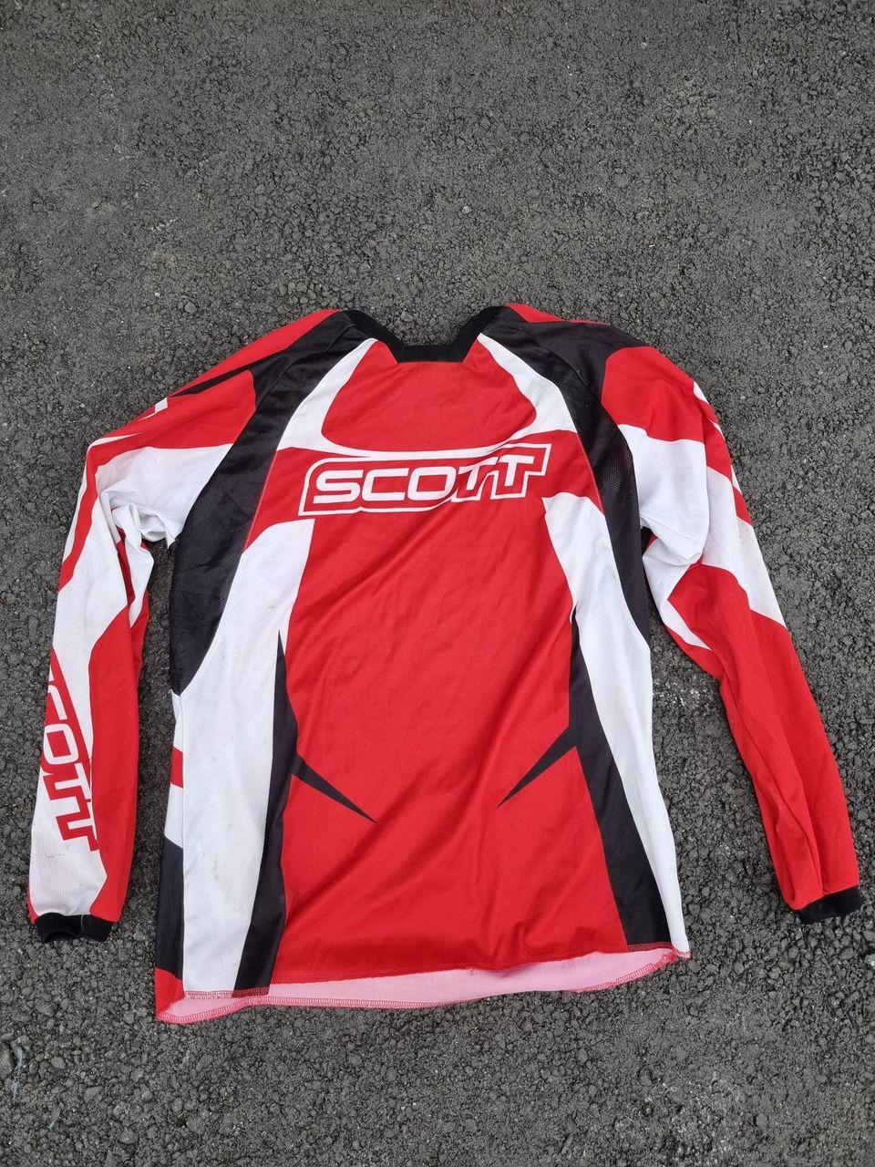 Scott-motocrossajoasu L/XL ja NoFear-panssari