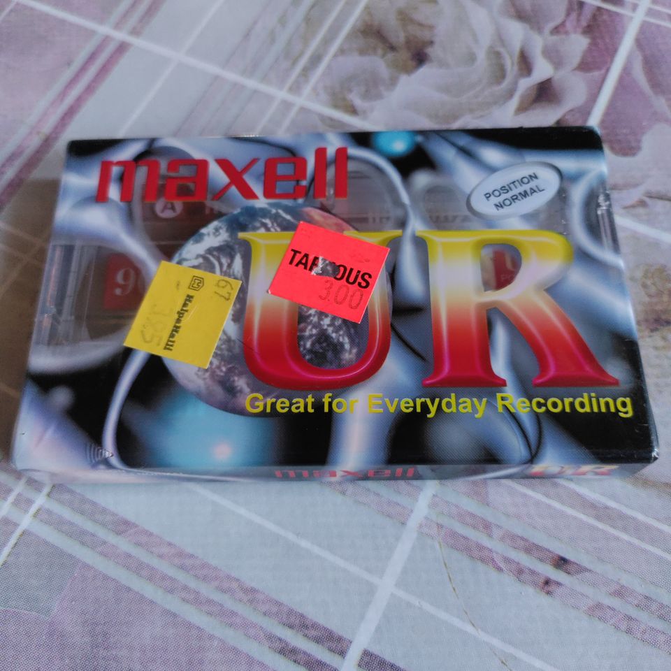 Maxell UR 90 avaamaton c-kasetti
