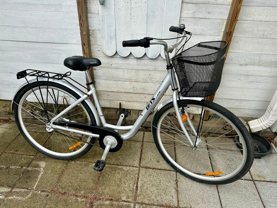 Kaupunki-/peruspyörä/city bike