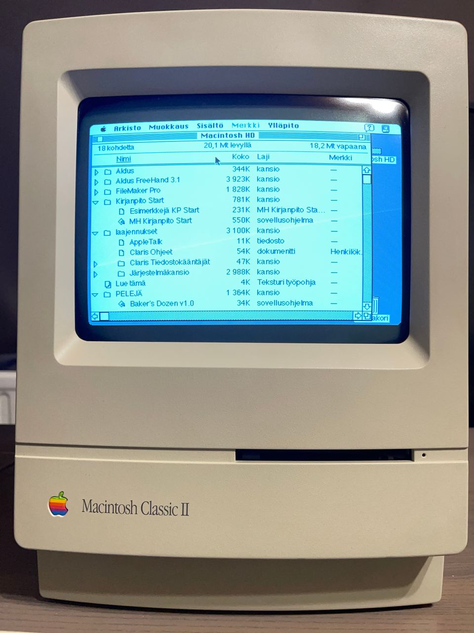 Macintosh Classic II M4150, näppis ja hiiri