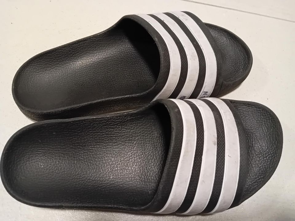 Lasten Adidas sandaalit