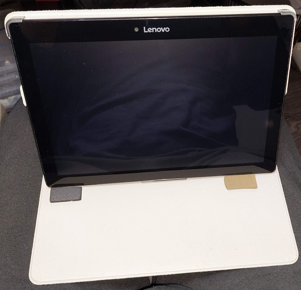 Lenovo TB2 X30L (Tab 2 A10-30) 10.1" tabletti ja suojakuori/jalusta