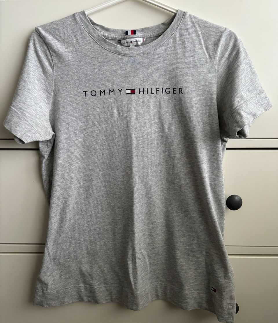 Tommy Hilfiger paita, Xs