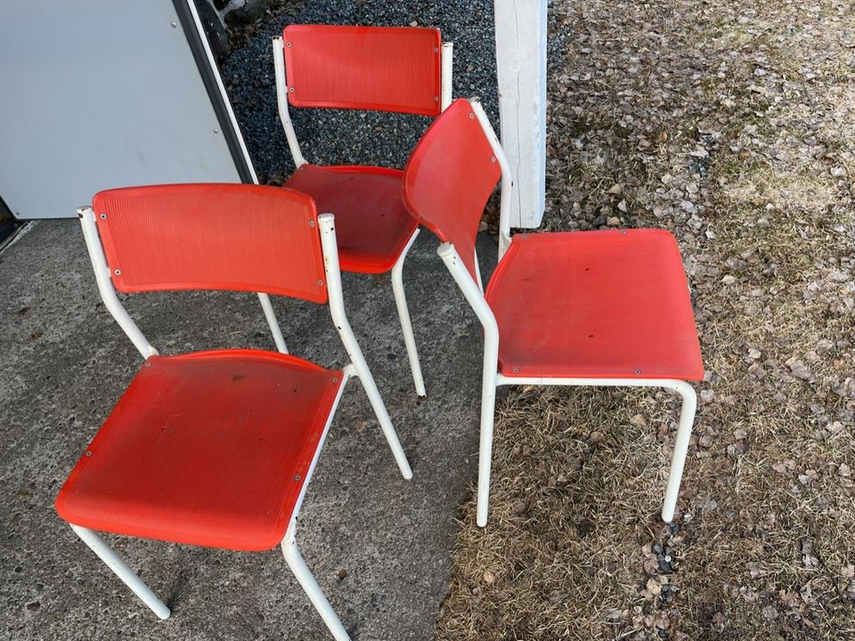 Retro tuolit