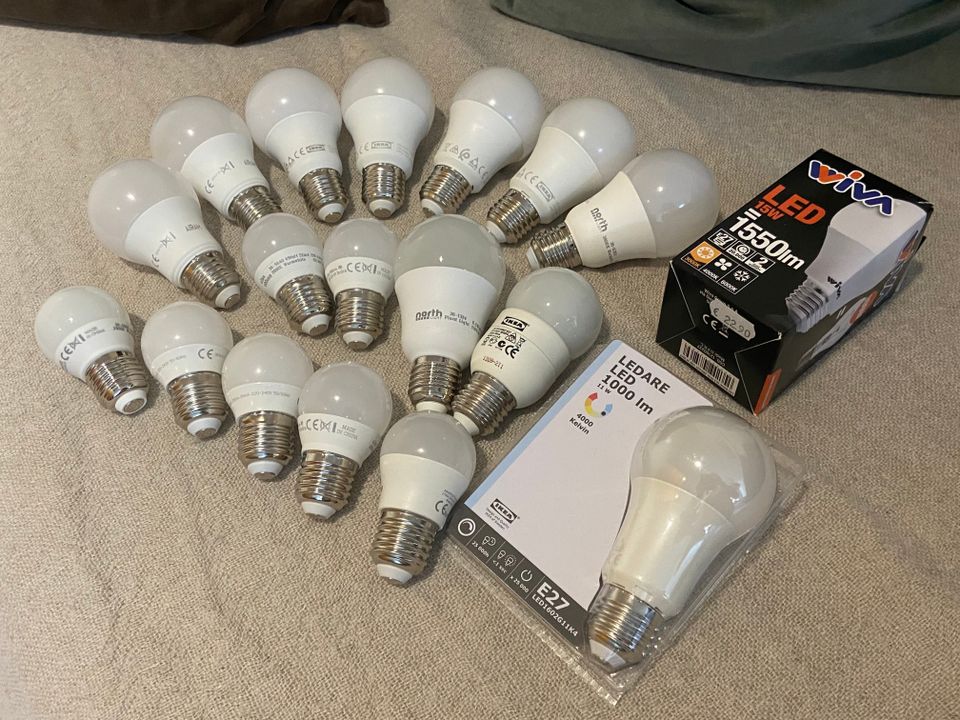 LED-lamppuja 28 kpl