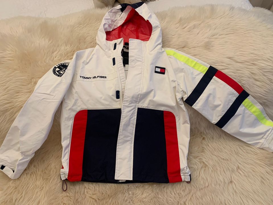 Tommy Hilfiger purjehdustakki kuoritakki 140cm.