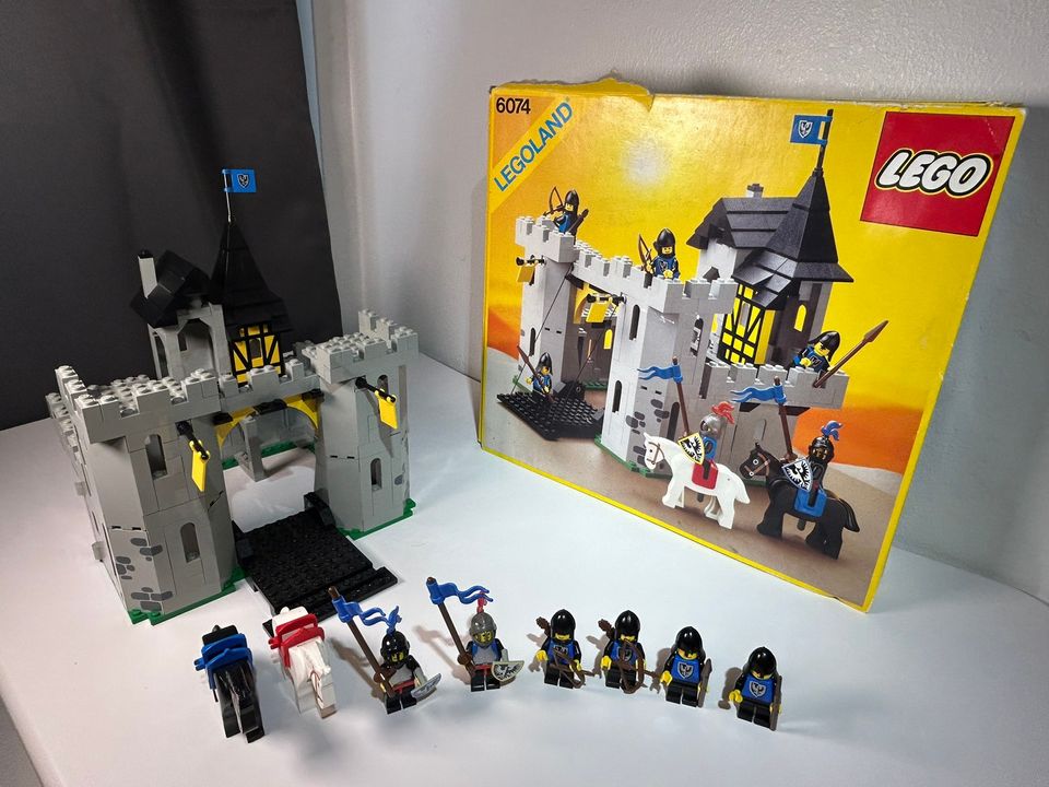 LEGO Castle 6074 Black Falcon's Fortress