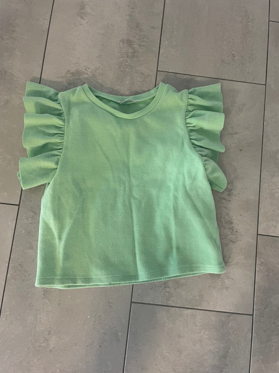 Zara vihreä paita frillahihoilla koko L