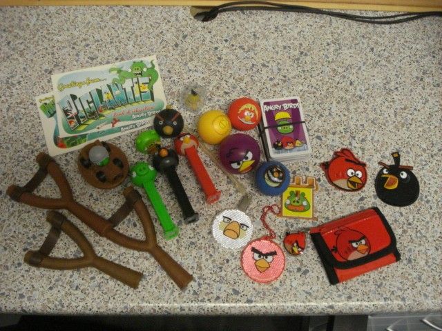 Angry Birds leluja: palloja, silityskuvia ym.