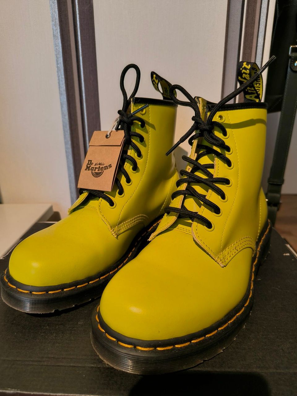 Uudet Dr Martens limenvihreät 1460