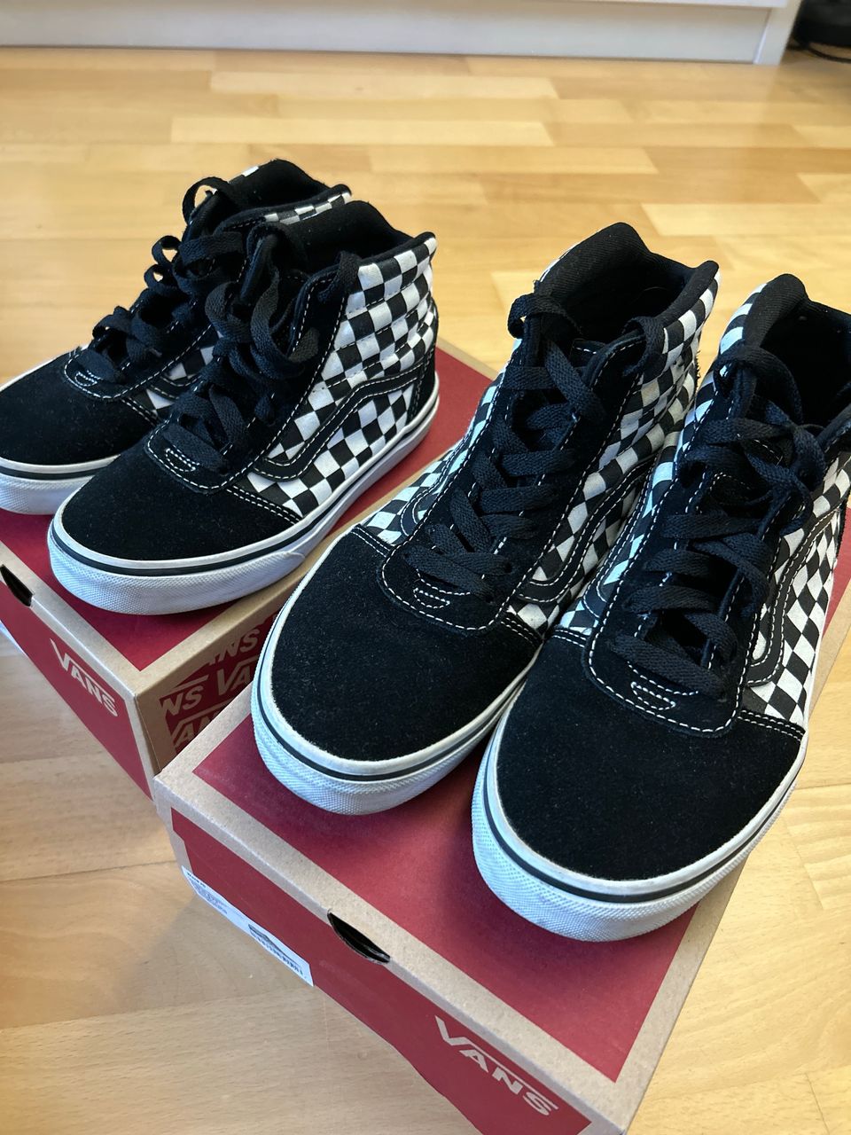 Vans Ward HI koko37