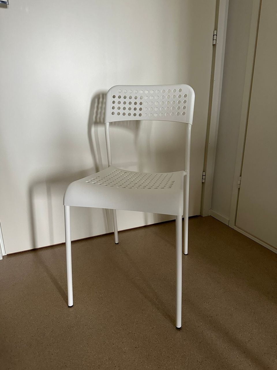 2 kpl Ikea Adde tuolit