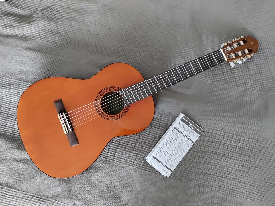 Yamaha CS40 akustinen kitara