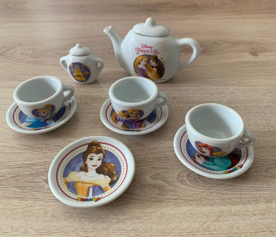 Disney prinsessat teesetti