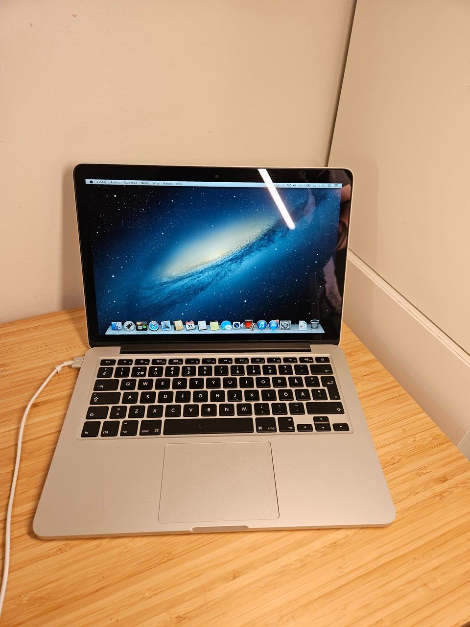 Hieno kuntoinen Apple ProBook A1425