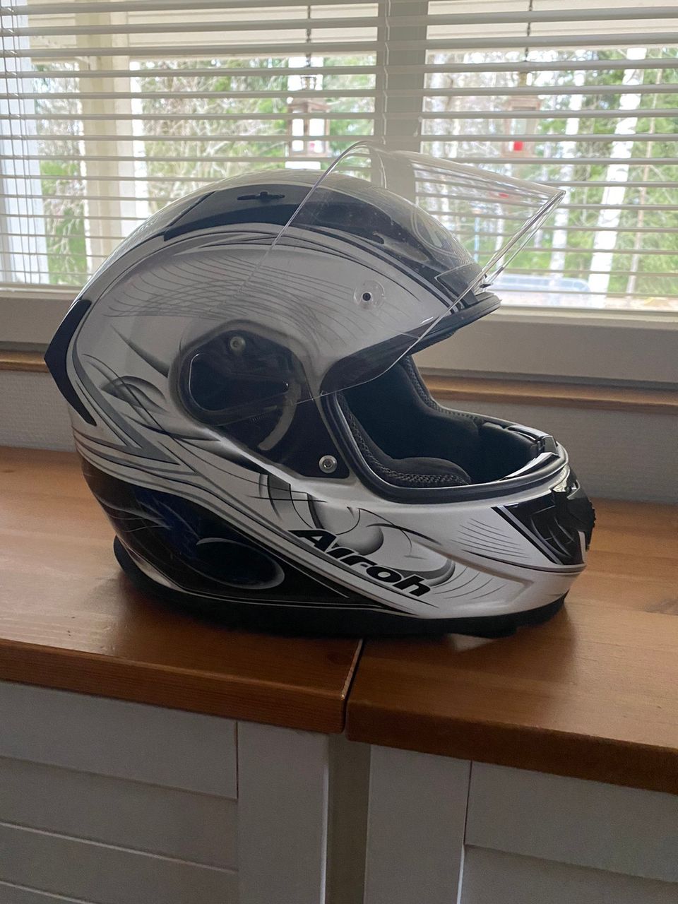 Moottoripyöräkypärä Airon Helmet