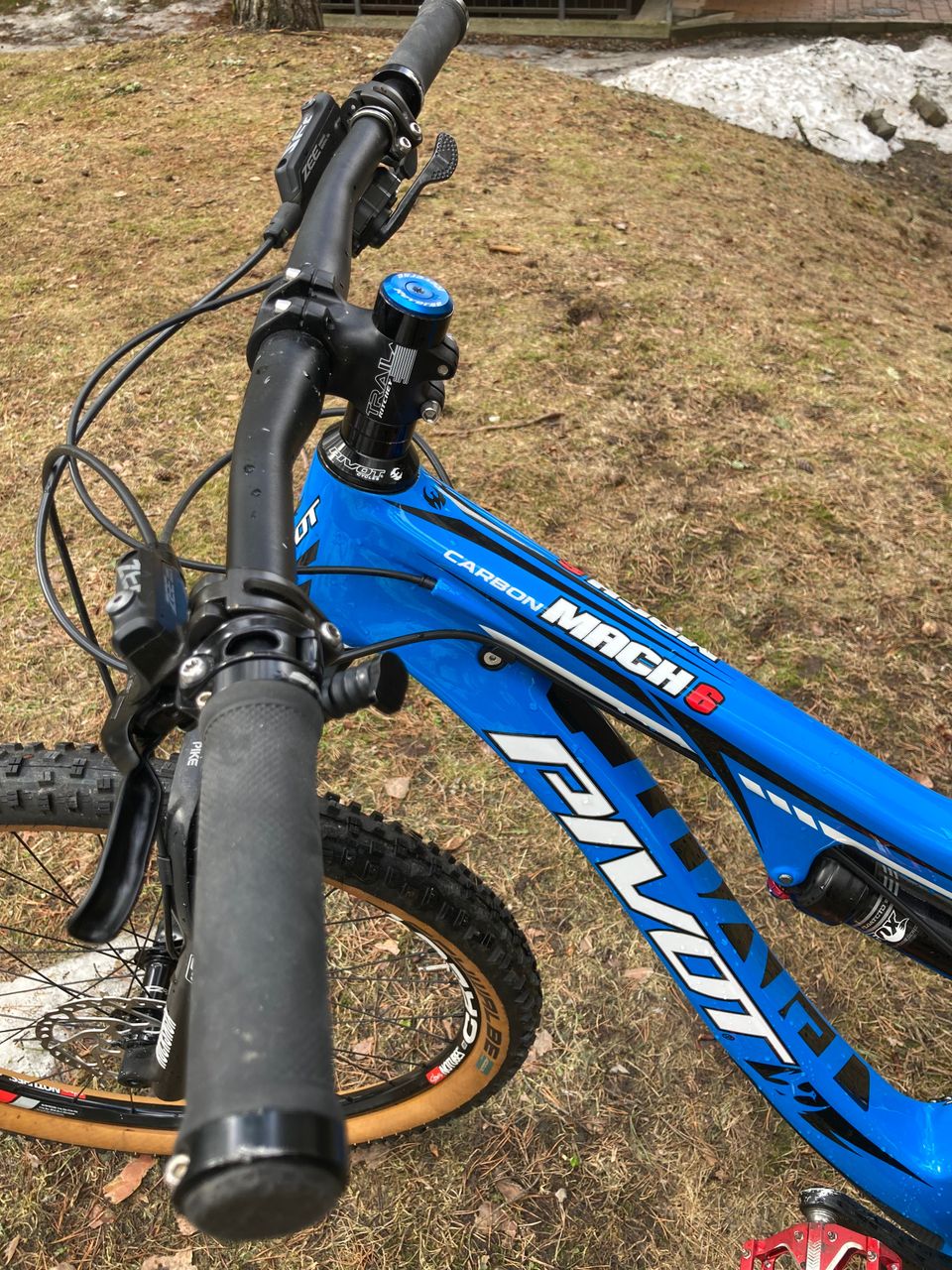 Pivot Mach 6 Carbon 27,5” M 2015