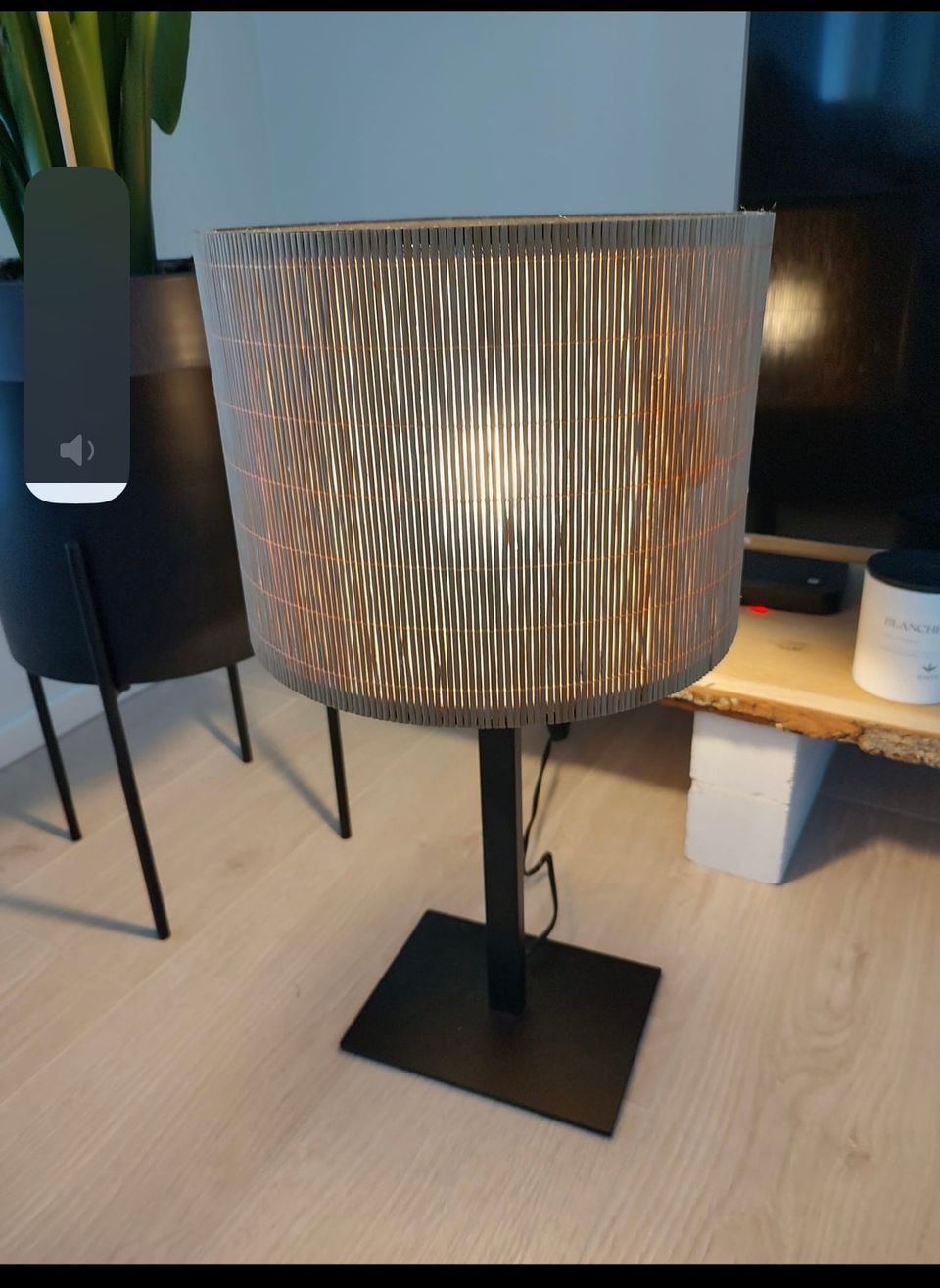 Uusi Pöytälamppu bamburuokoa /mustaa metallia