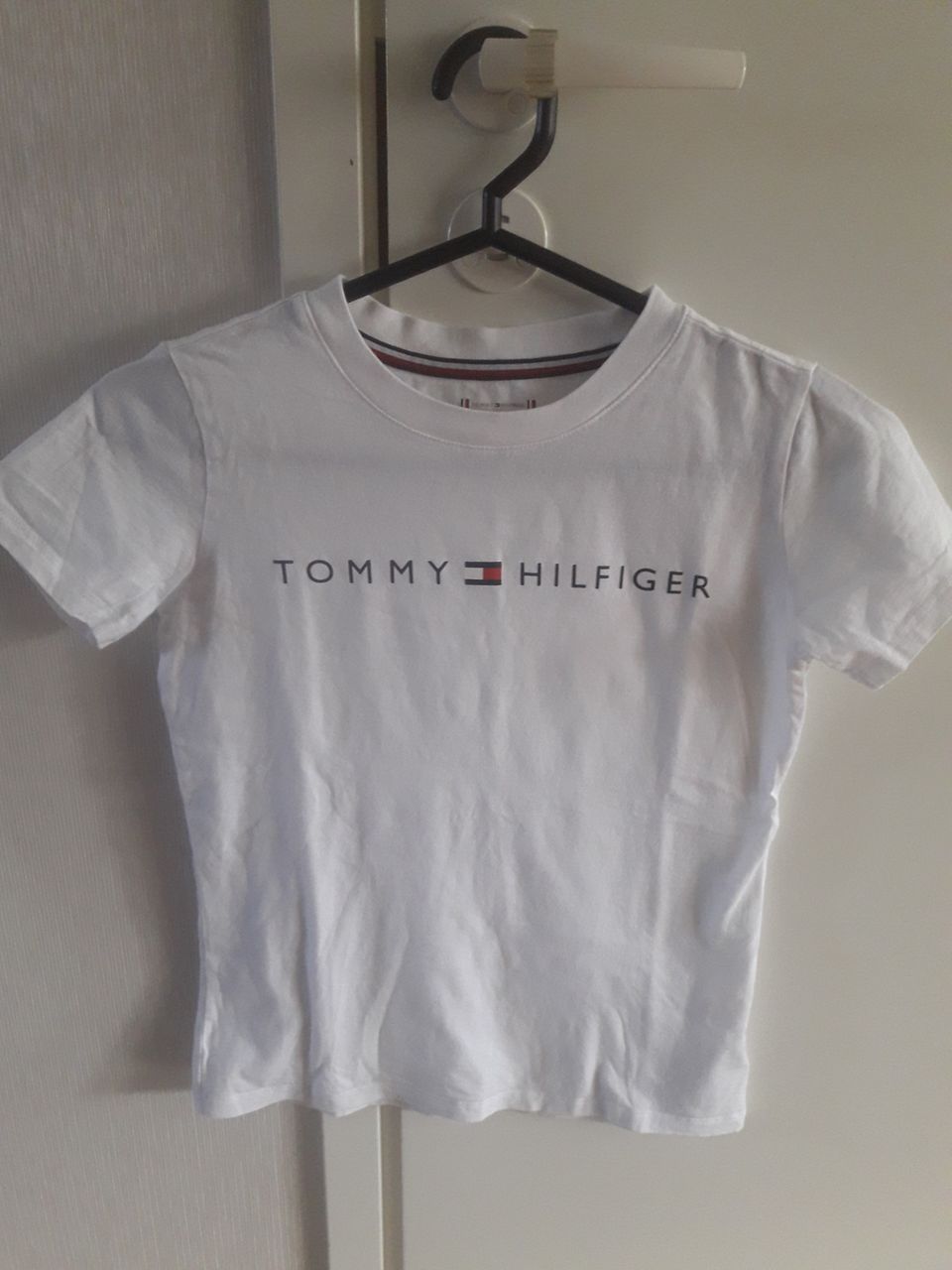 Tommy Hilfiger t-paita koko 152/164
