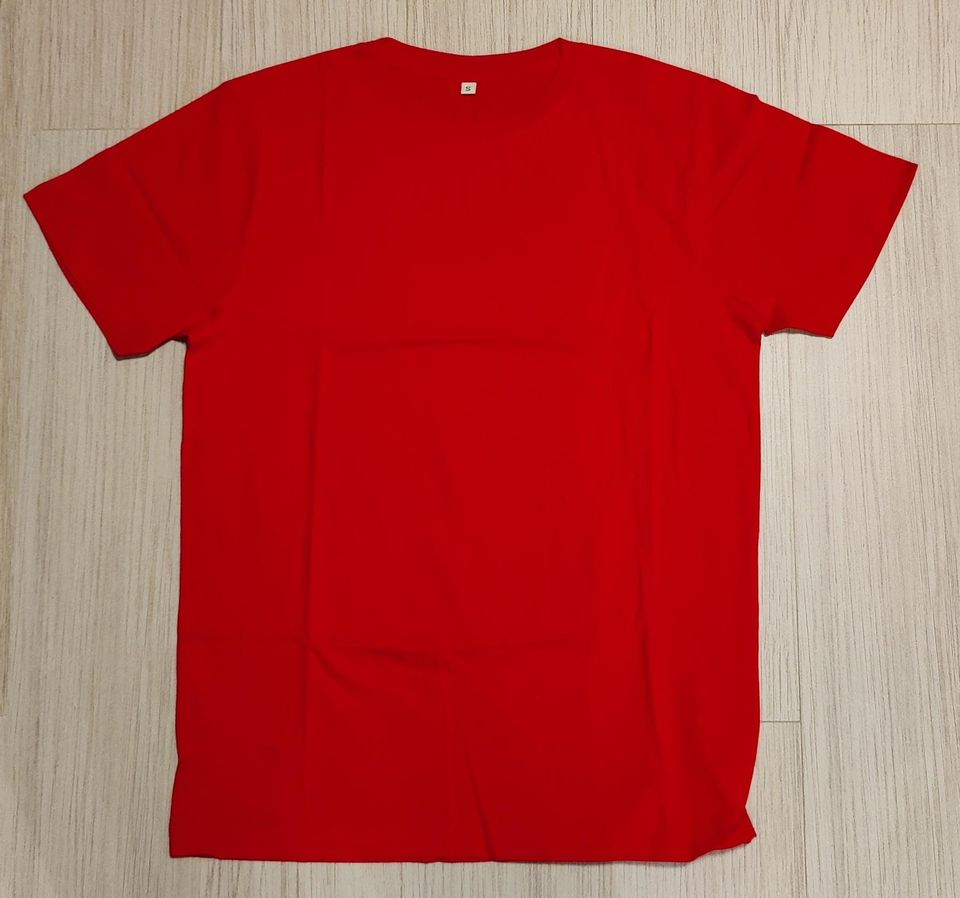Unisex punaisia t-paitoja