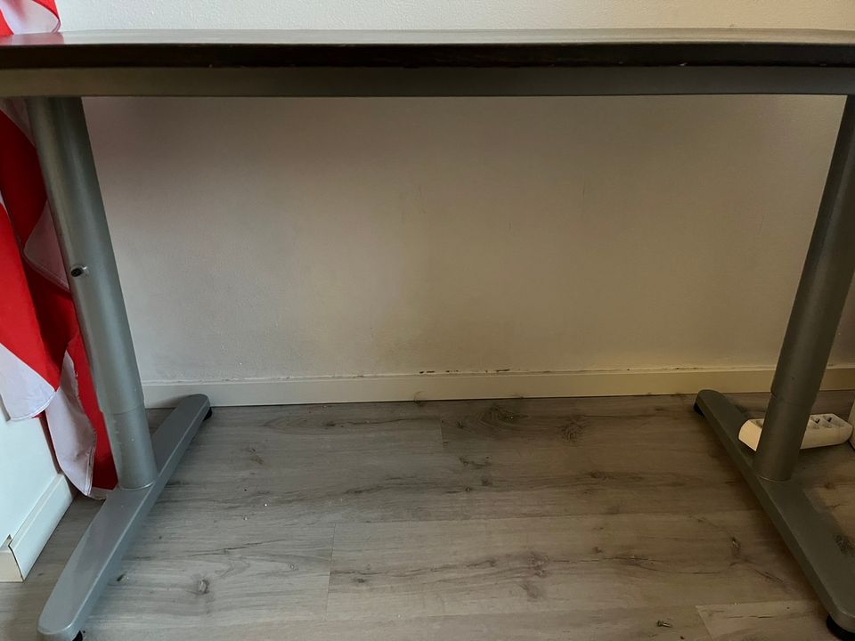 Ikea Galant pöytä