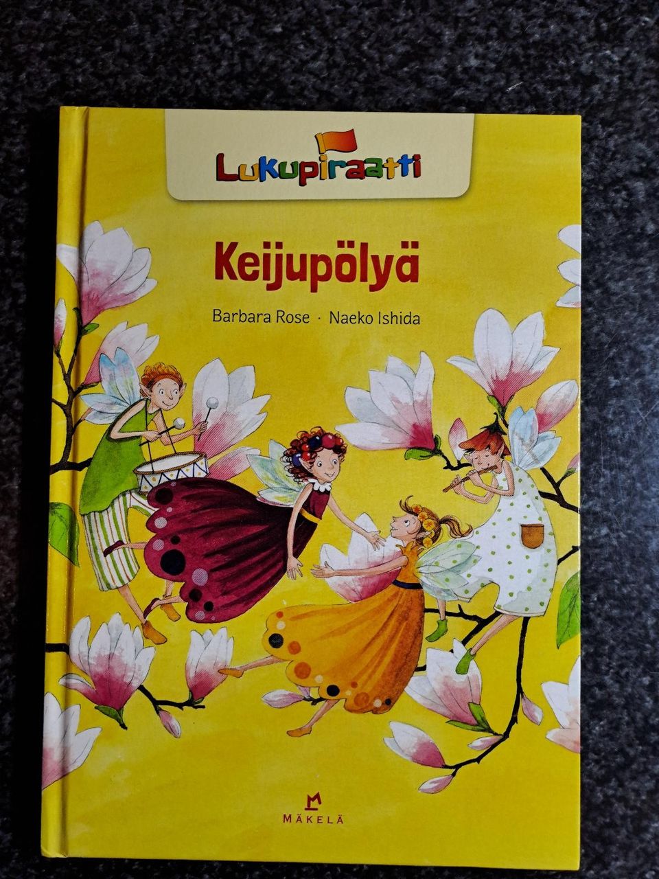 Keijupölyä kirja