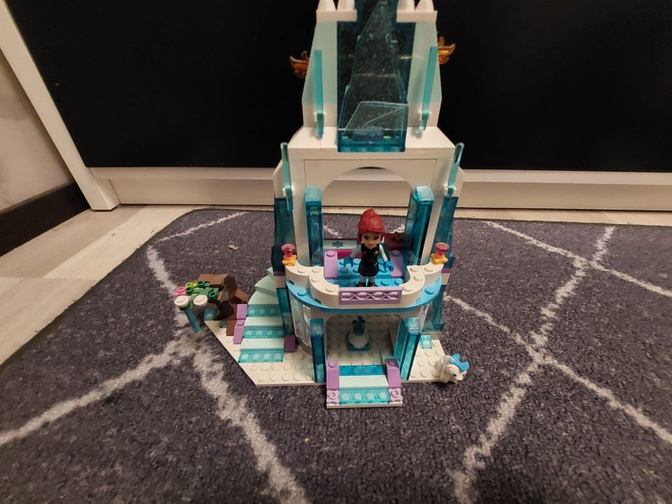 Lego Frozen-linna