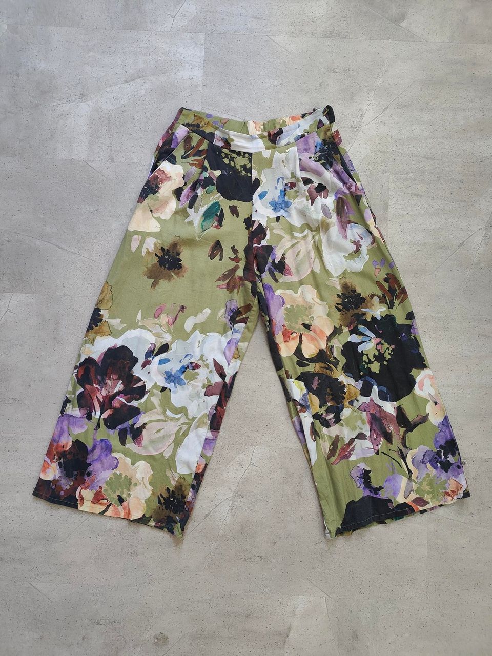 Kaiko, Olive anome culottes, S