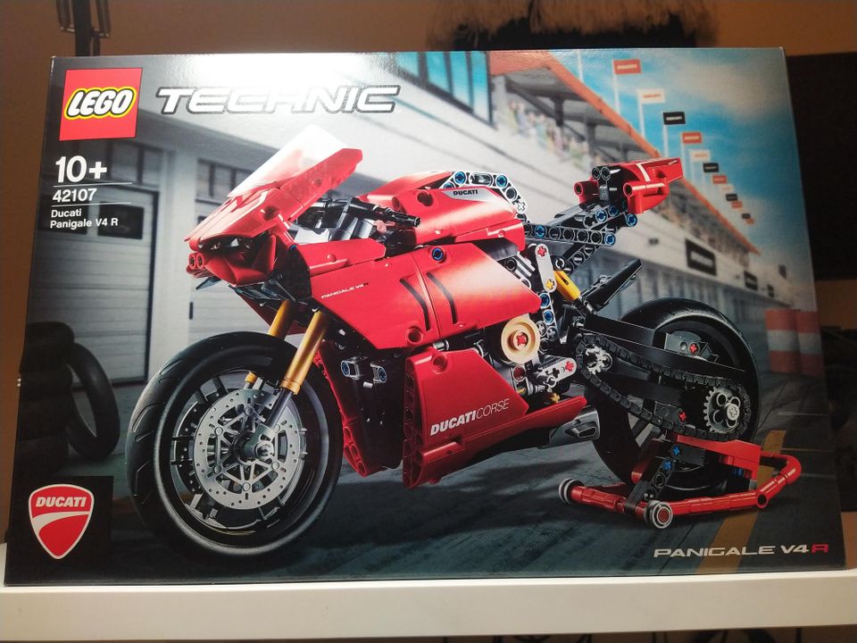 LEGO Technic 42107 - Ducati Panigale V4 R