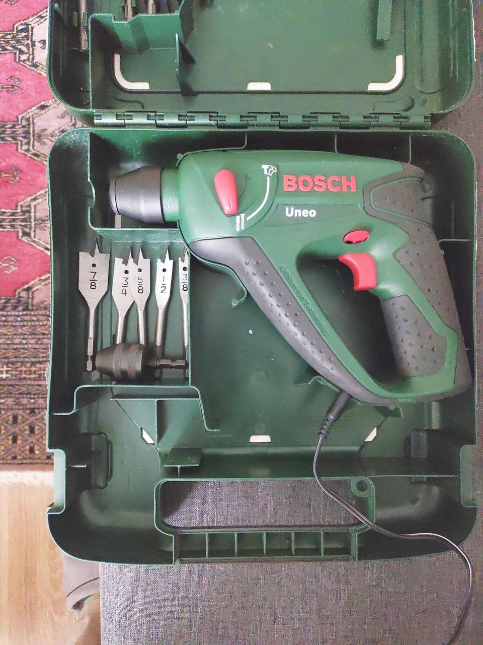 Bosch akkupora iskutoiminnolla