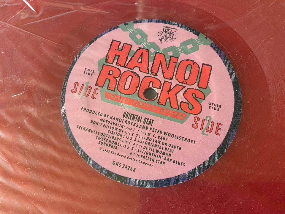 Hanoi Rocks, Oriental Beat, punainen UZI SUICIDE versio