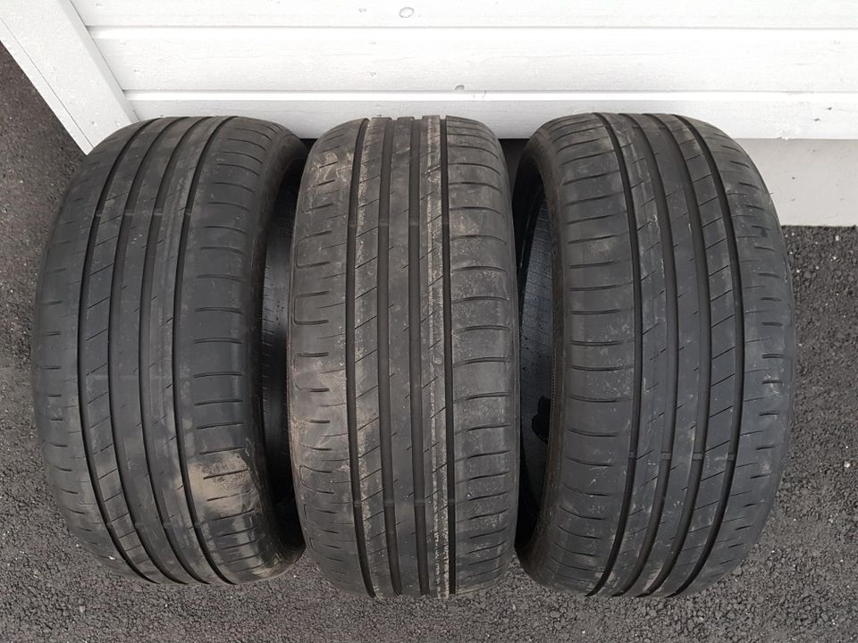 GoodYear kesärenkaat 205/50/17"