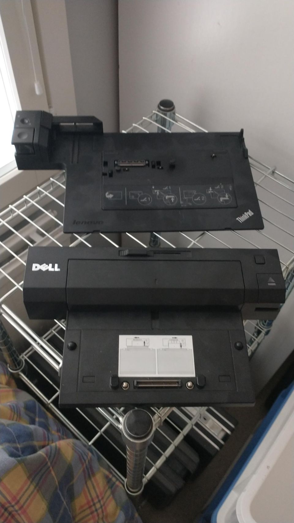Telakka Dell ja Lenovo ThinkPad