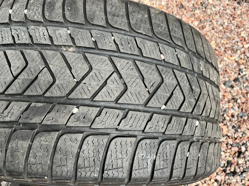 Pirelli Sottozero 3 285/30 r 21