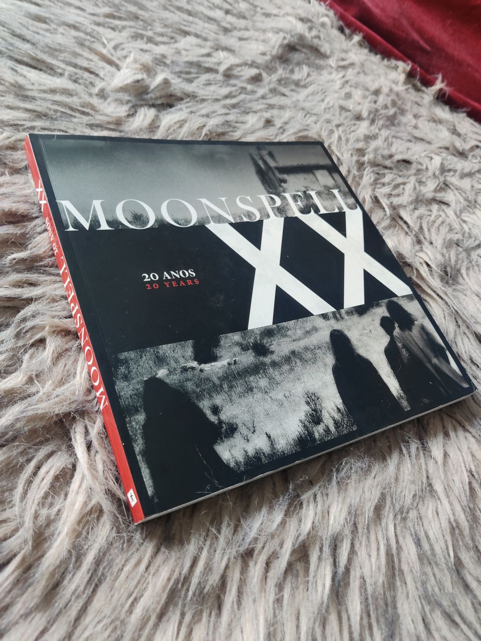 Moonspell 20 Anos XX -kirja
